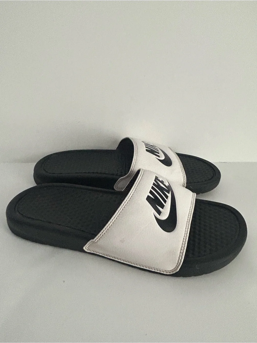 Nike Benassi JDI Black and White Slide Sandals | Size 8